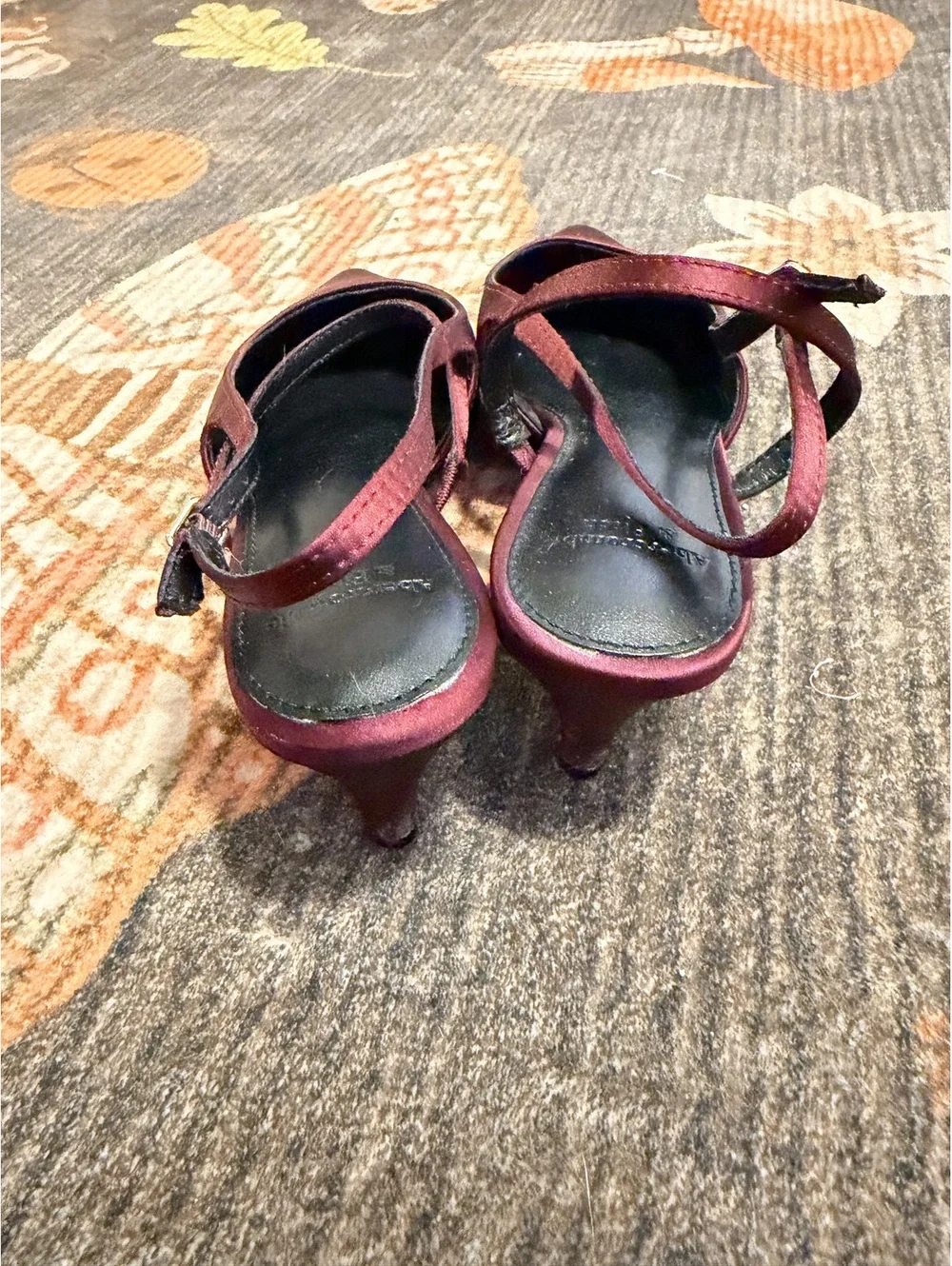 Abercrombie & Fitch Burgundy Satin Slingback Kitten Heels Size 7